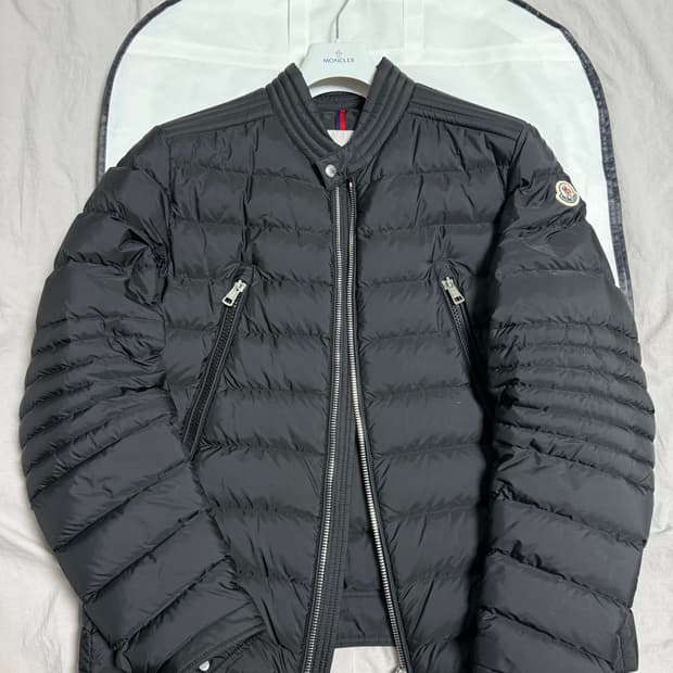 몽클레어 아미오 5사이즈