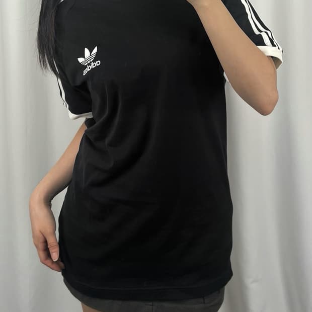 아디다스 블랙 반팔 링거티