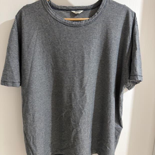8division nwt FULL STRIPE TEE (GREY)