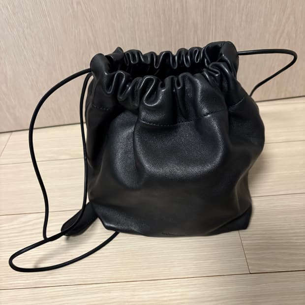 질샌더 램레더 덤플링백