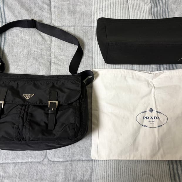 프라다PRADA 투버클 포코노 크로스백