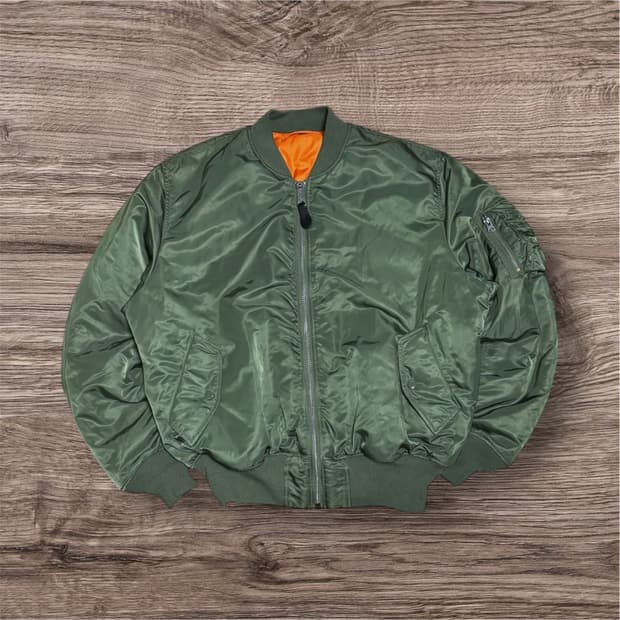 🪖  Alpha Industries MA-1 Flight Jacket 