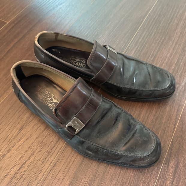 페라가모 다크브라운 로퍼 