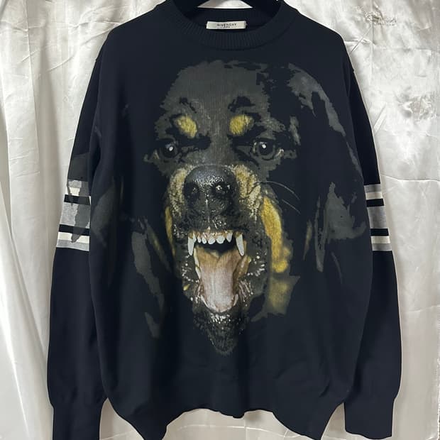 지방시 로트와일러 니트