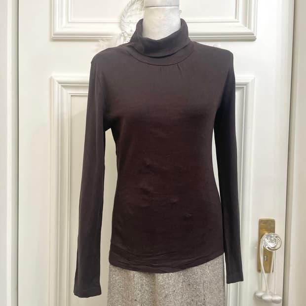 LAURA ASHLEY brown shirring turtle-neck