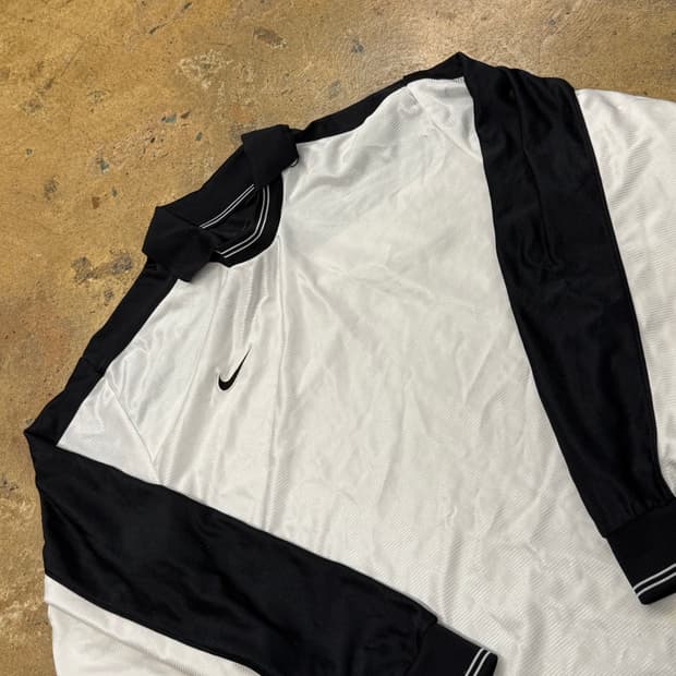[정품] 나이키 화이트 블랙 긴팔 티셔츠 b17