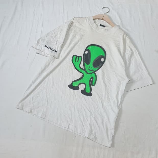 발렌시아가 25ss 에일리언 반팔 티셔츠
