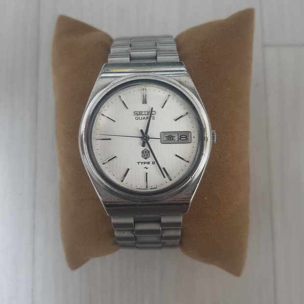 세이코 70s Type II 화이트 세로줄 빈티지 시계