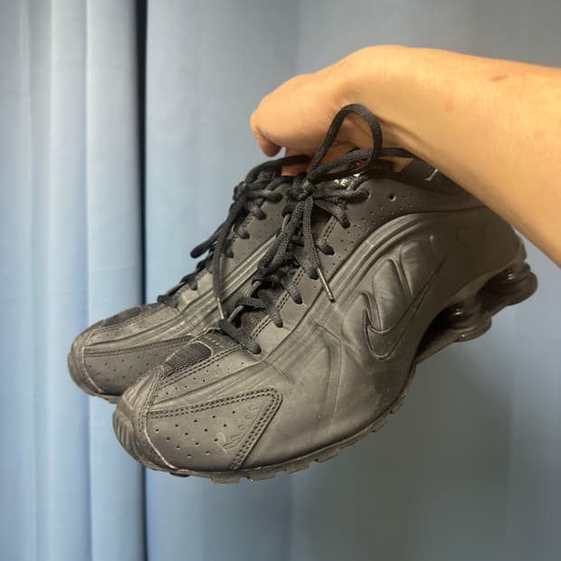 나이키 샥스 R4 우먼스 275