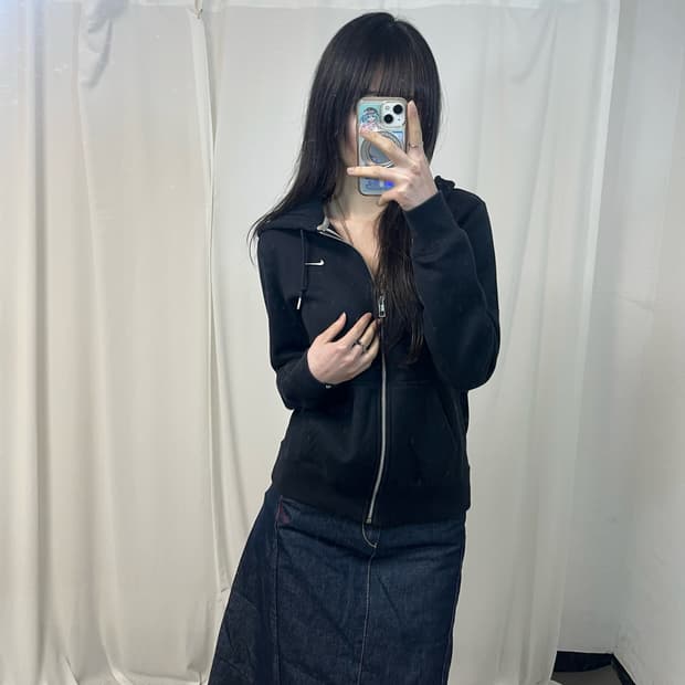 Nike black zip-up hoodie