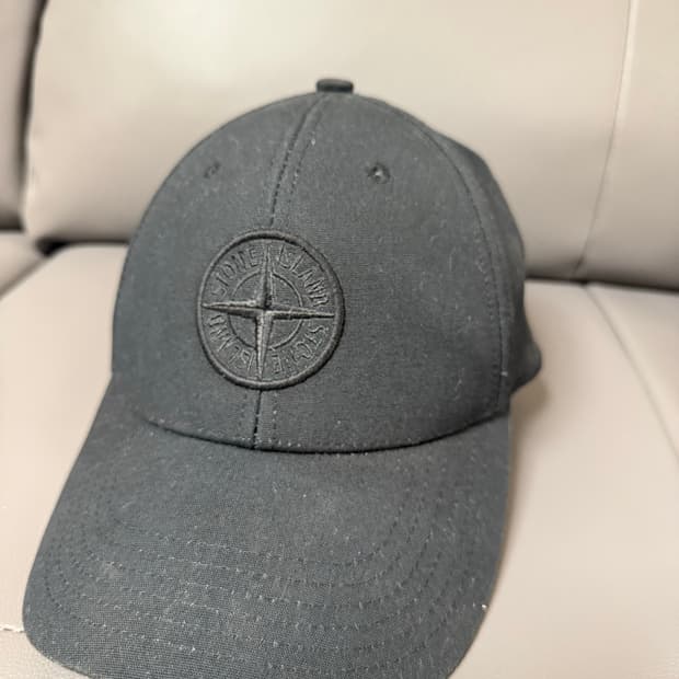 스톤아일랜드 24fw 블랙 볼캡