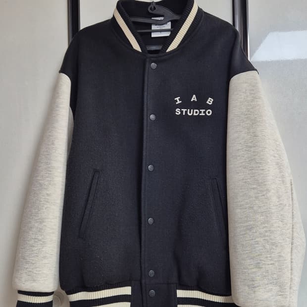 아이앱 스타디움 자켓 L 사이즈