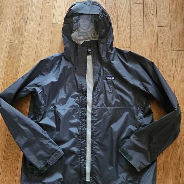 파타고니아 토렌쉘 바람막이 집업 포지드그레이 등산 캠핑 클라이밍 고프코어