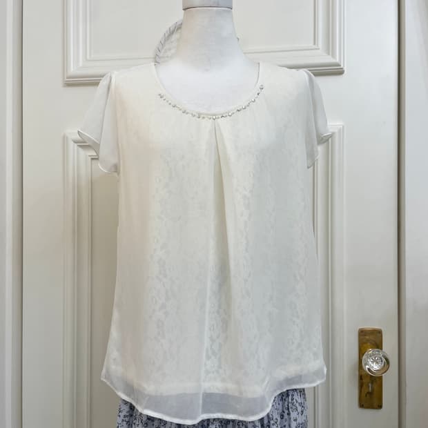 white inner lace cubic point blouse
