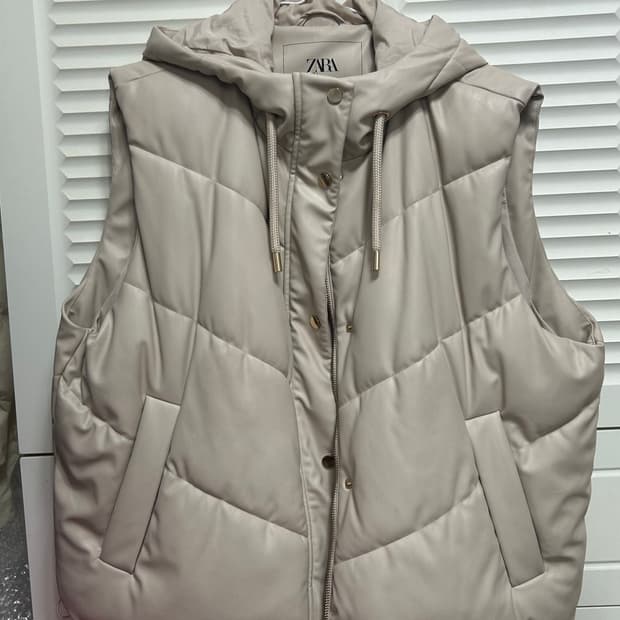 판매완료ZARA 연베이지 후드 패딩 조끼 XL 큰 사이즈