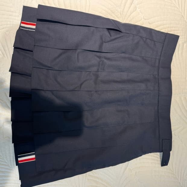 톰브라운 플리츠 스커트