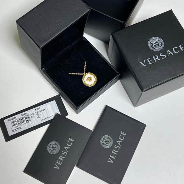 [정품] 베르사체 메두사 목걸이 화이트