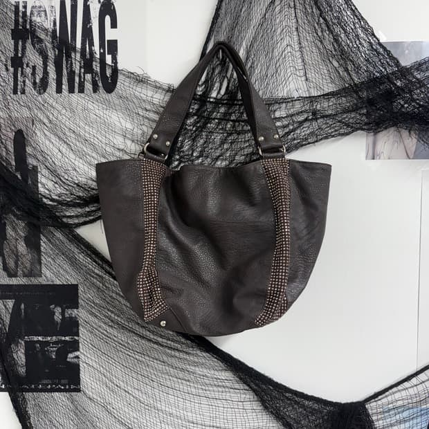 00s beads detail leather bag