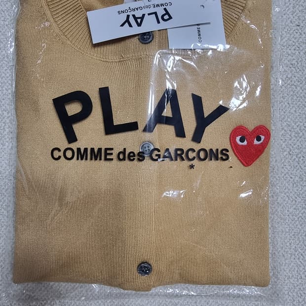 정품)미개봉)라운드)꼼데가르송 레드와펜