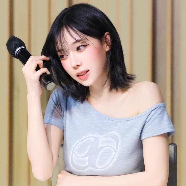 [윈터착용] 애즈온 슬림티 소라 색상 새상품 팝니다