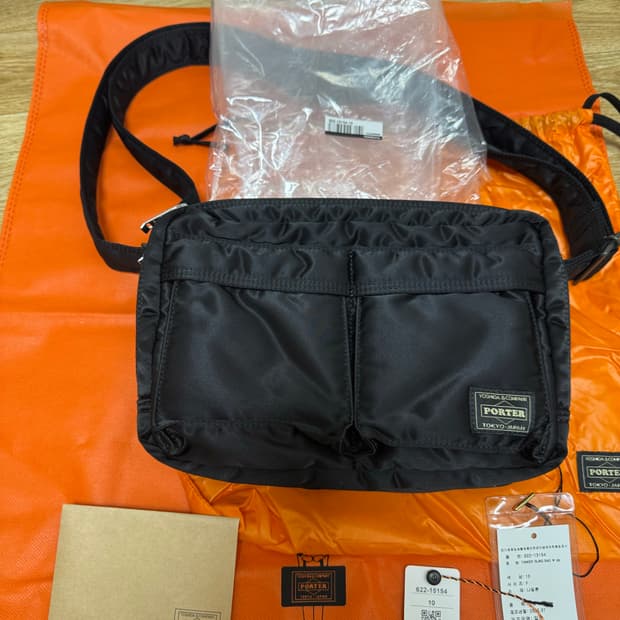 포터 탱커 숄더백 블랙 색상 새상품입니다  택 제거후 보관 만 한 상품입