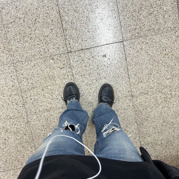 Edwin 디스트레스드 데님