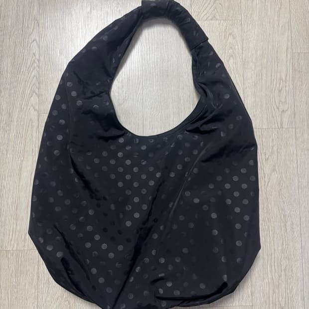 오헤시오 도트 패딩백