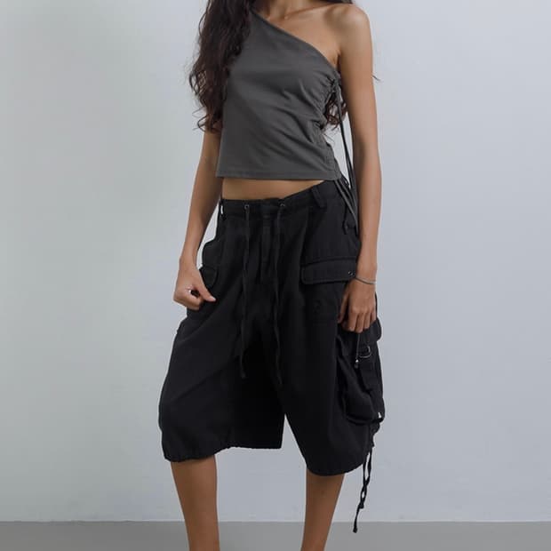 워시드 카고 미디 쇼츠 차콜