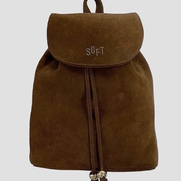 소프트서울 스웨이드 백팩 브라운