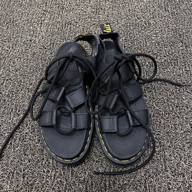 닥터마틴 나틸라 여성 샌들 220