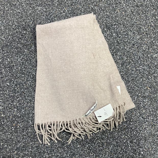 아크네 스튜디오 이태리 울 베이지 머플러 B3812