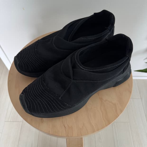 이세이 미야케 옴므플리세 믹스드 스니커즈