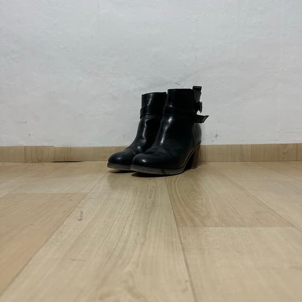 MM6 마르지엘라 앵글 부츠