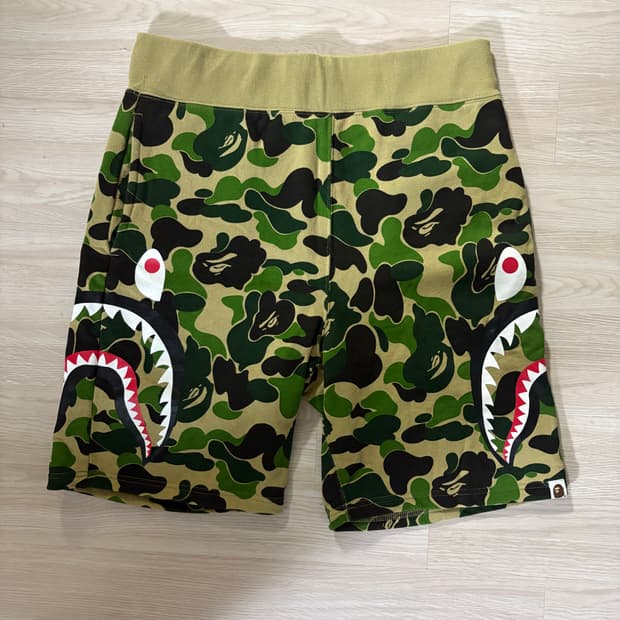 베이프 abc카모 샤크 반바지 L 판매합니다