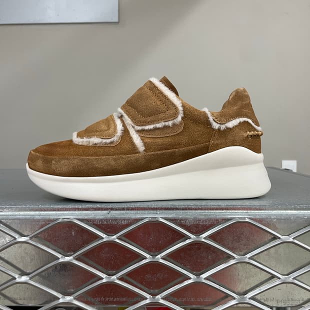 어그 애쉬비 스필 심 스니커즈 240