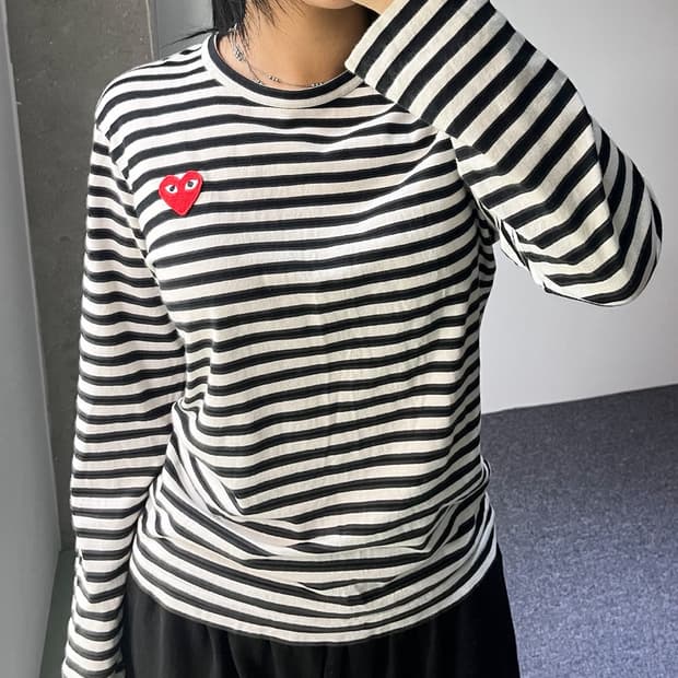 꼼데가르송 레드 하트 스트라이프 L/S 티셔츠