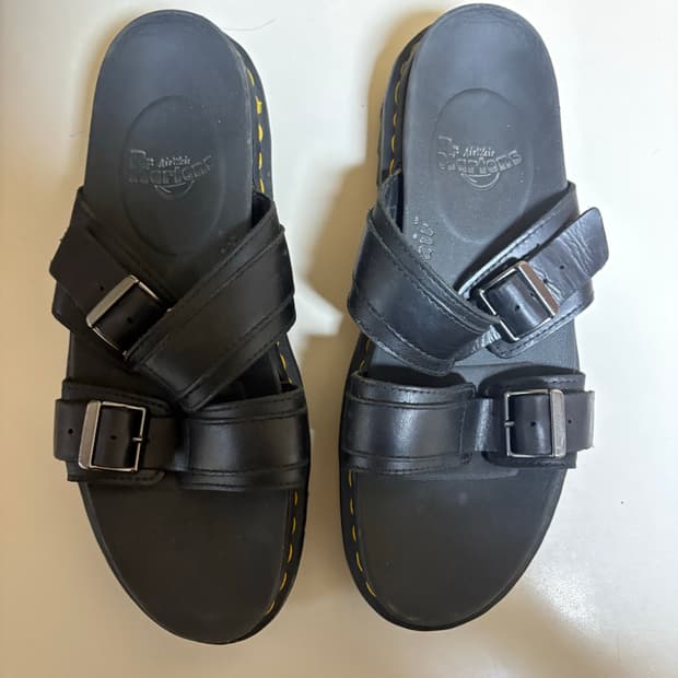 닥터마틴 블랙 가죽 샌들