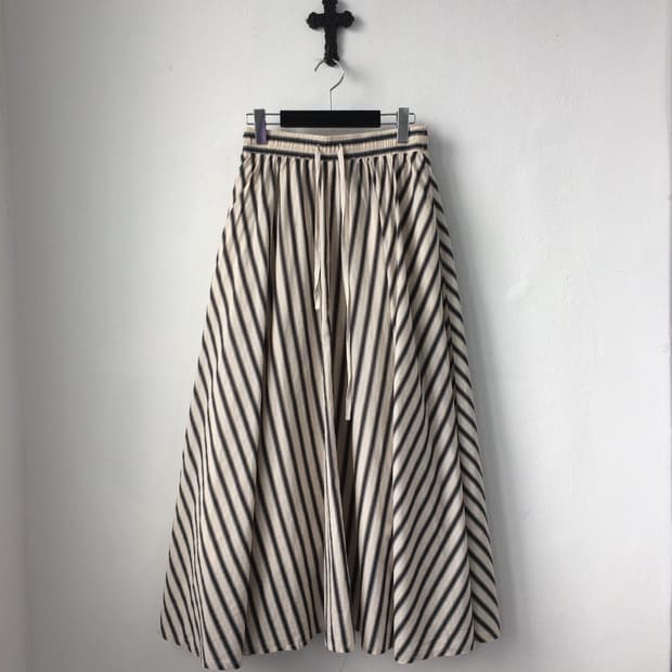 Stripe pattern skirt