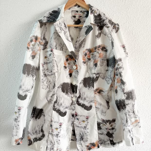 Yuhan Wang Cat shirt 22AW