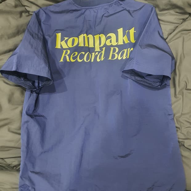 엄브로 컴팩트레코드바 반팔 바람막이