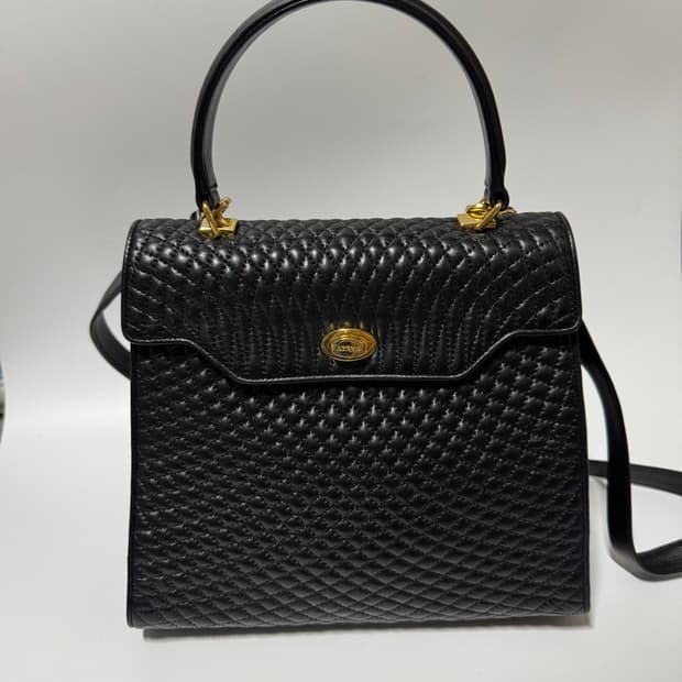 발리 퀼팅 가죽 크로스 토트백