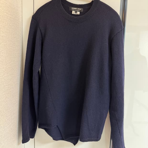 꼼데 옴므 듀스 비대칭 니트 (네이비)