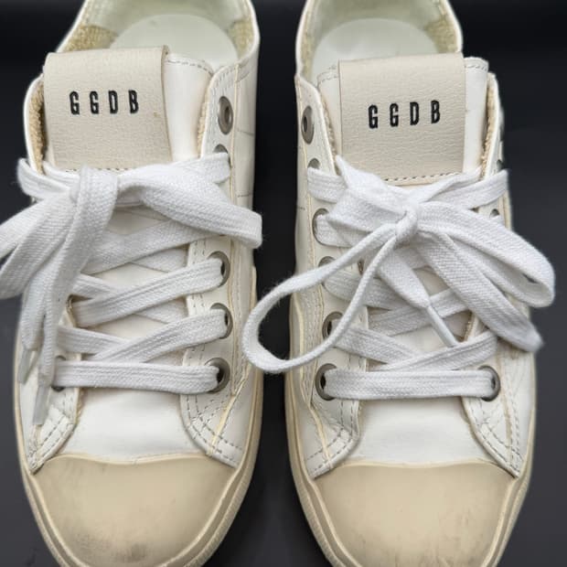 브랜드: 골든구스 (Golden Goose) 모델명: V-STAR 2