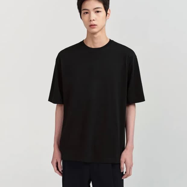 쿨탠다드 릴렉스 핏 크루 넥 반팔 티셔츠