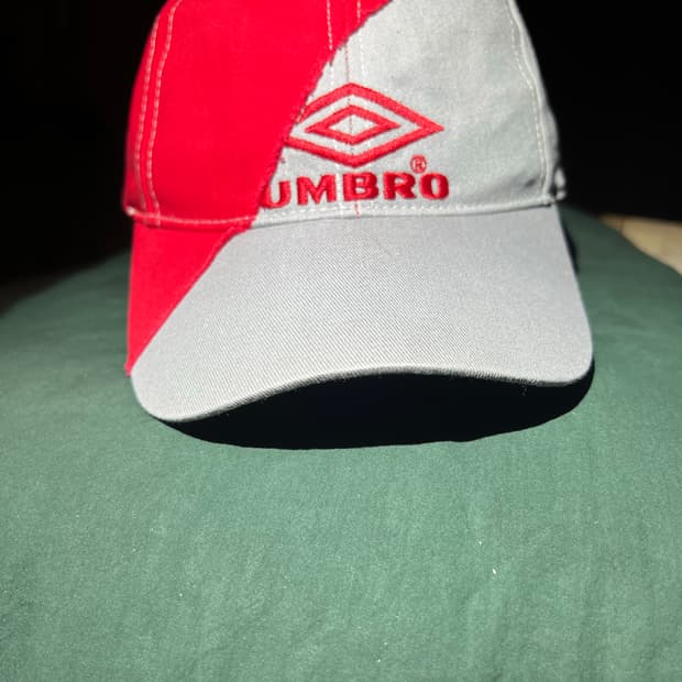 베트멍x엄브로 캡모자 Vetements × Umbro cap