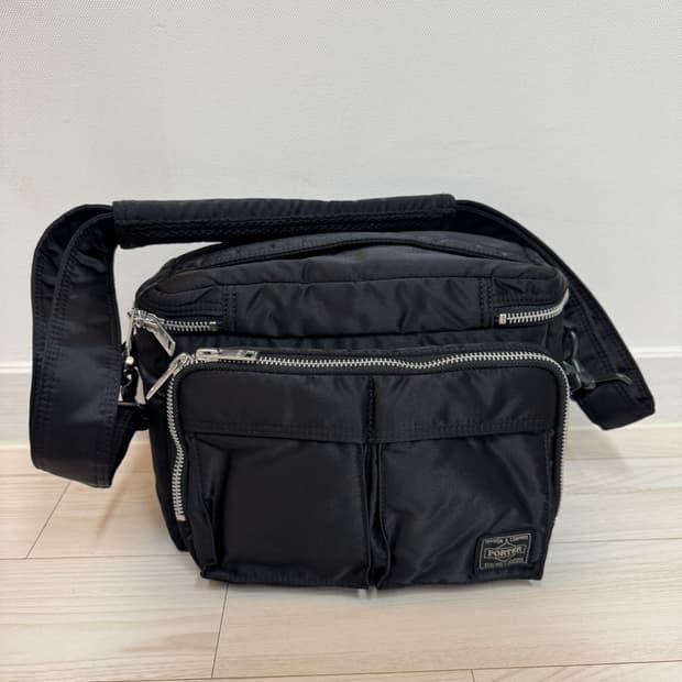 강민경 포터 탱커 카메라 백 블랙