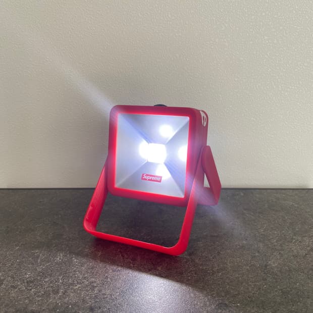(OS) 슈프림 마그네틱 킥스탠드 라이트 레드