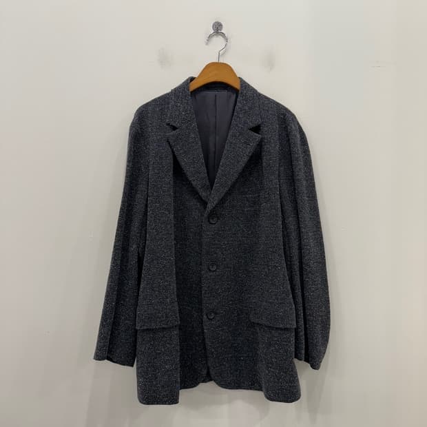ISSEY MIYAKE 실크,울,헴프 혼방 자켓입니다.