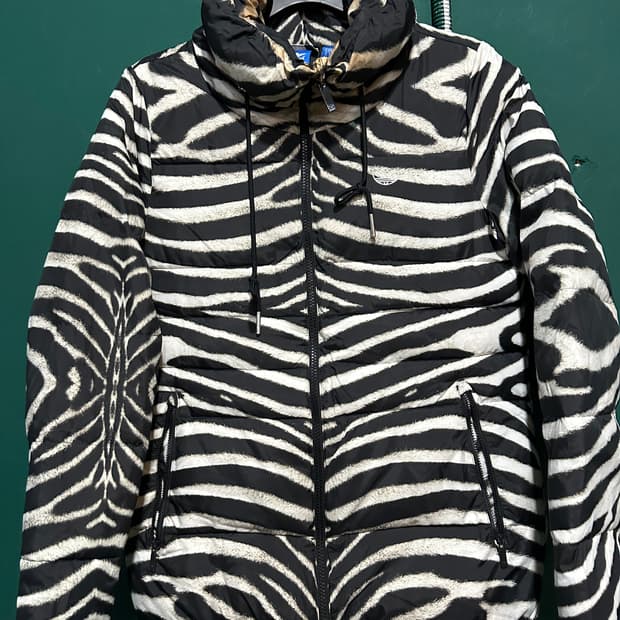 아디다스 지브라 패딩 M