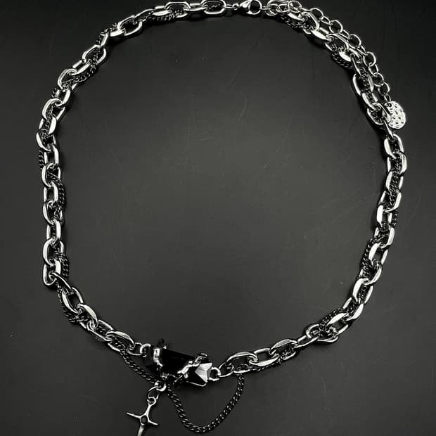 pcr053 Black matter necklace